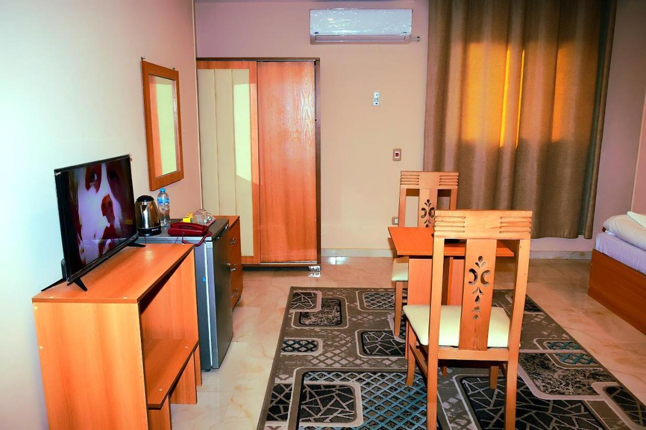 Grand Golden Pyramids View Hotel Kafrat al Jabal Exterior photo