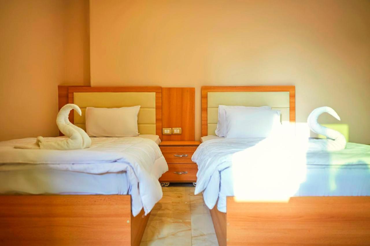Grand Golden Pyramids View Hotel Kafrat al Jabal Exterior photo