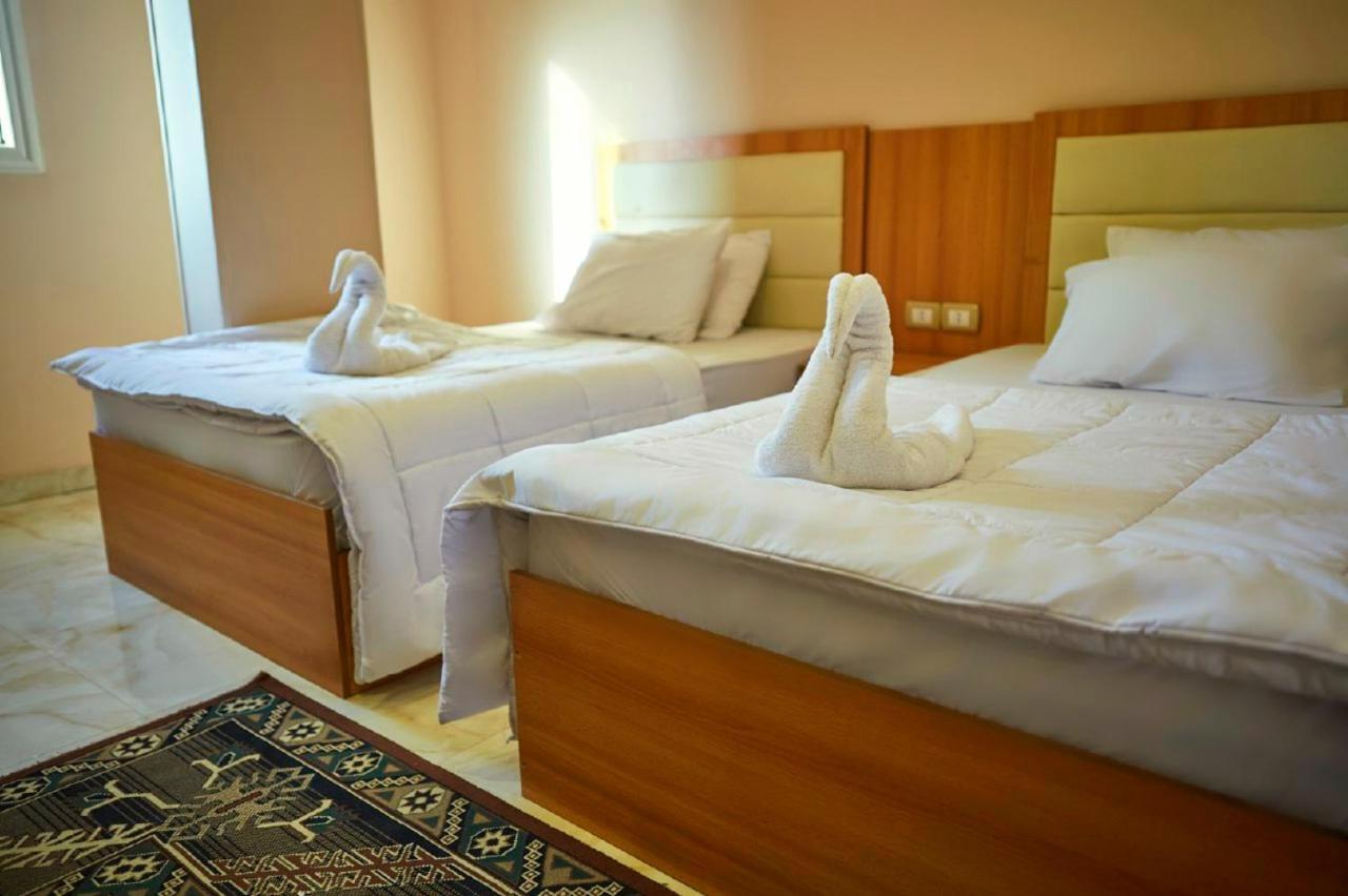 Grand Golden Pyramids View Hotel Kafrat al Jabal Exterior photo