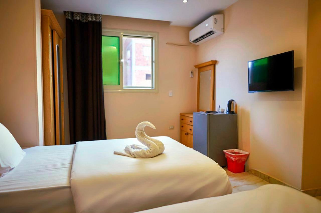 Grand Golden Pyramids View Hotel Kafrat al Jabal Exterior photo
