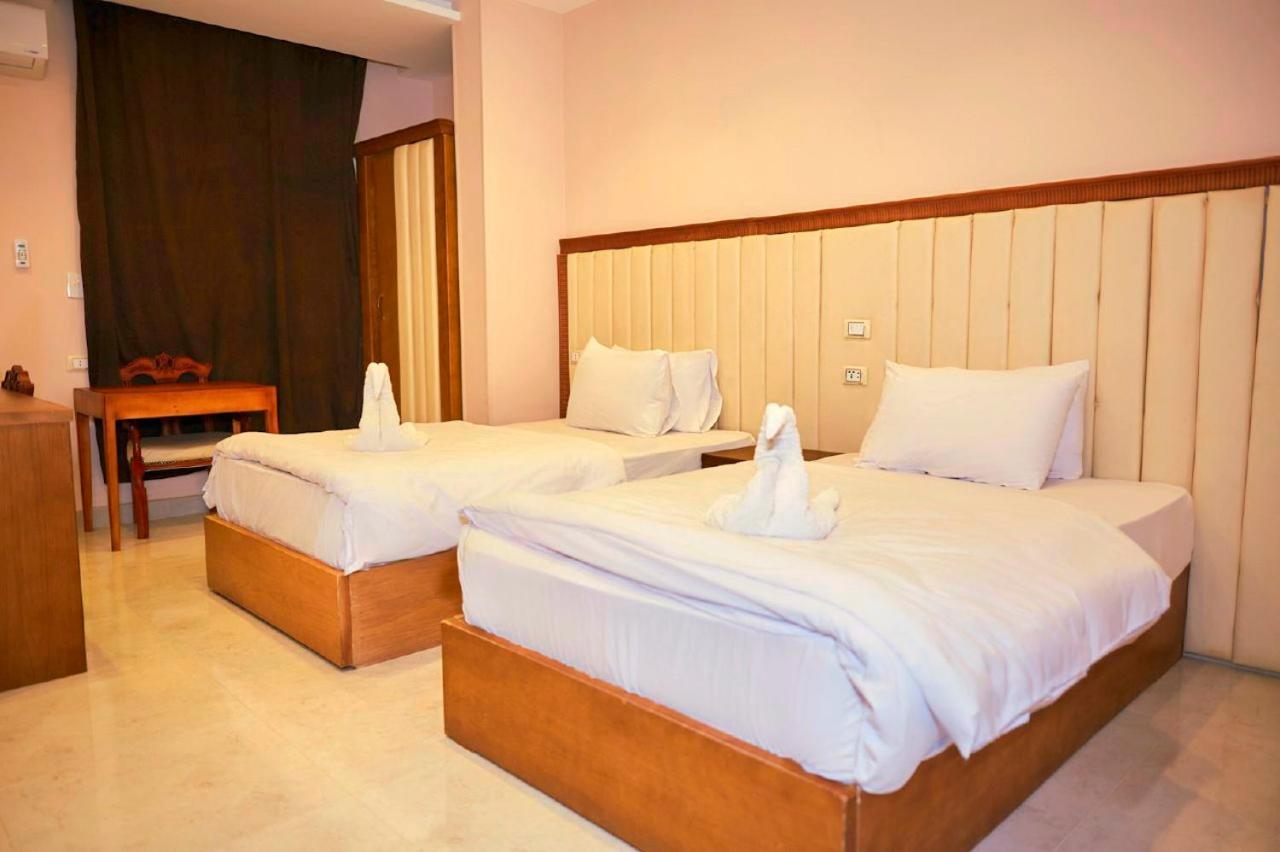 Grand Golden Pyramids View Hotel Kafrat al Jabal Exterior photo